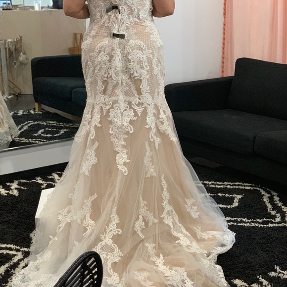 Maggie Sottero 'Abbie Lynette' Never Worn. Ivory over Nude wedding dress Size 14 - Picture 2 of 3